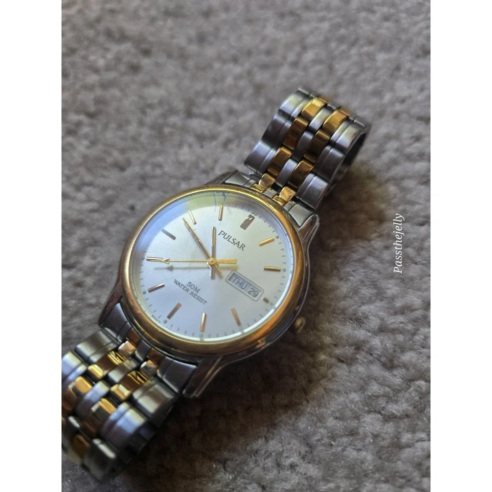 Vtg Pulsar Watch Mens Day Date Two Tone Bracelet 50M Water Resist Quartz Classic